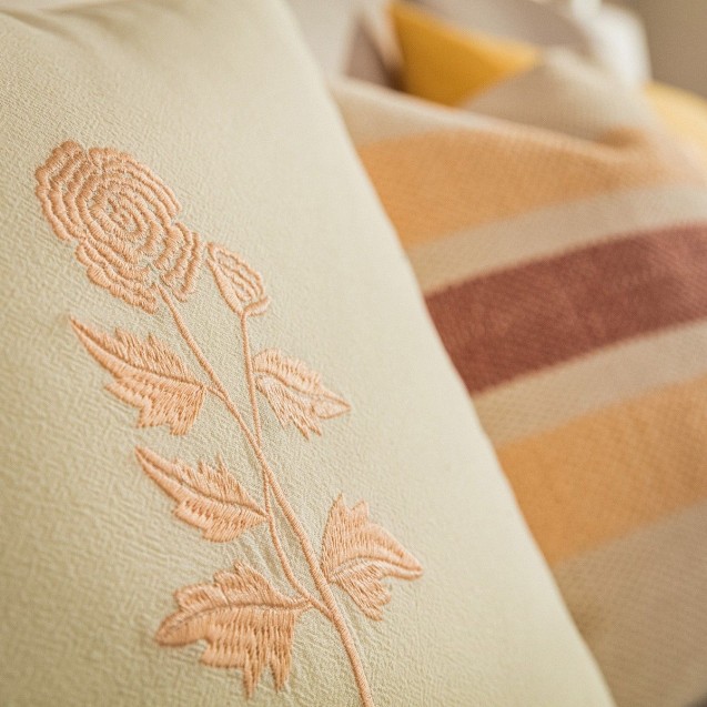 Μαξιλαροθήκη Διακόσμησης Gofis Home Yolanthe Vanilla 484/05 43x43 Μαξιλαροθήκη Διακόσμησης Gofis Home Yolanthe Vanilla 484/05 43x43