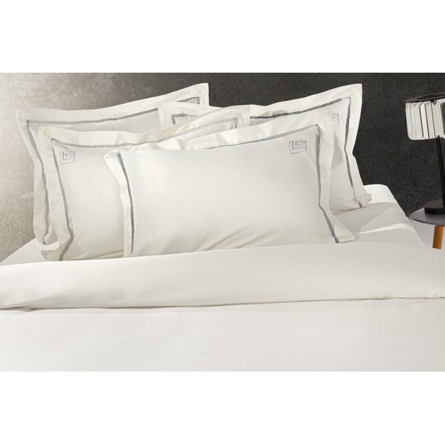 Σετ Παπλωματοθήκη King Size 3 Τεμαχίων Guy Laroche Blend Silver-Ivory 260x260 Σετ Παπλωματοθήκη King Size 3 Τεμαχίων Guy Laroche Blend Silver-Ivory 260x260